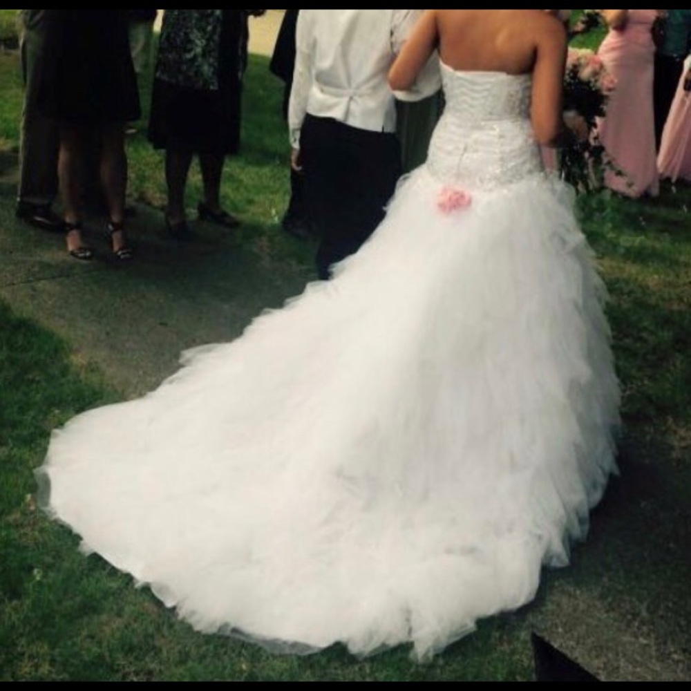 David’s Bridal wedding gown size 2